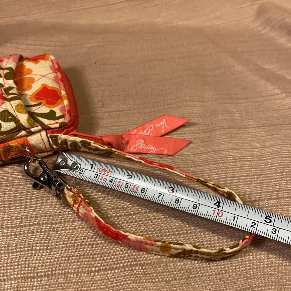 Vera Bradley almost NEW wristlet/wallet - Picture 13 of 15